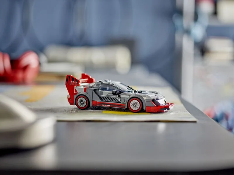 LEGO® Speed Champions Audi S1 E-Tron Quattro Race Car (76921) - φωτογραφία 7