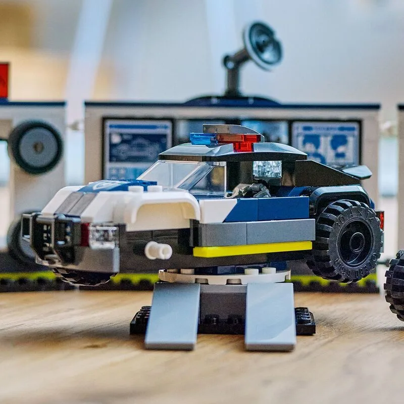 LEGO® City Custom Police Car Garage (60457) - φωτογραφία 4