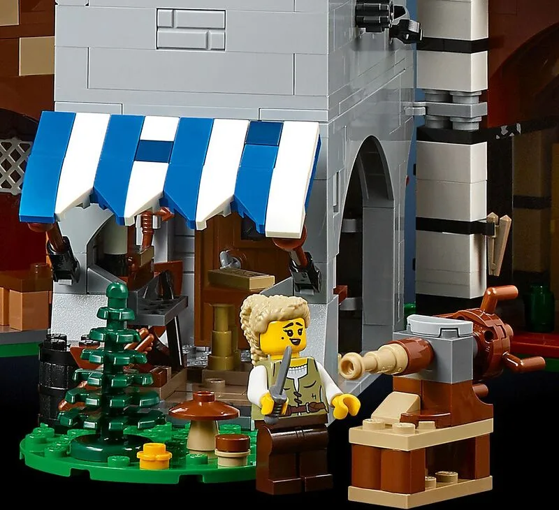 LEGO® Icons Medieval Town Square (10332) - φωτογραφία 6